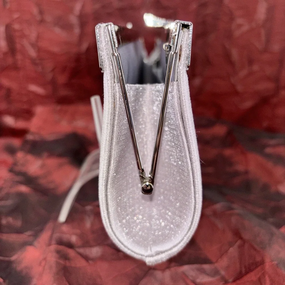 Estee & Lilly Silver Metallic Woven Shiny Chain Crossbody Clutch Evening EUC